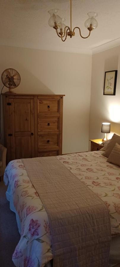 Woodpeckers Cottage B&B Pett Exteriör bild